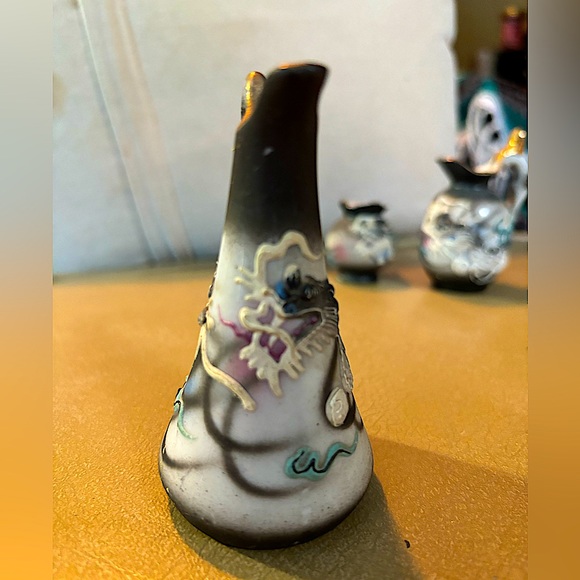 3 Vintage Japanese Miniature Dragon-ware Pitchers,Jug With Raised Blue Moriage - Picture 2 of 10